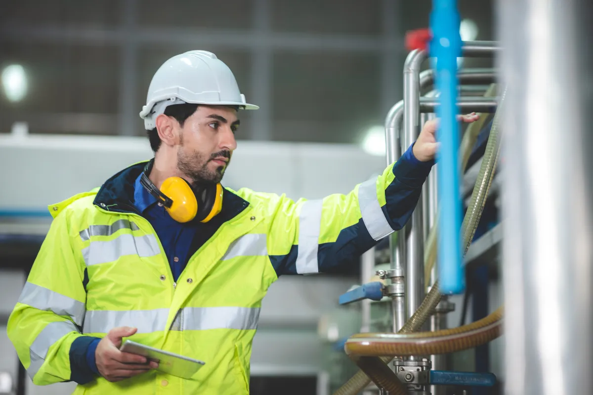 How mobile maintenance apps support individual technicians and the entire maintenance department