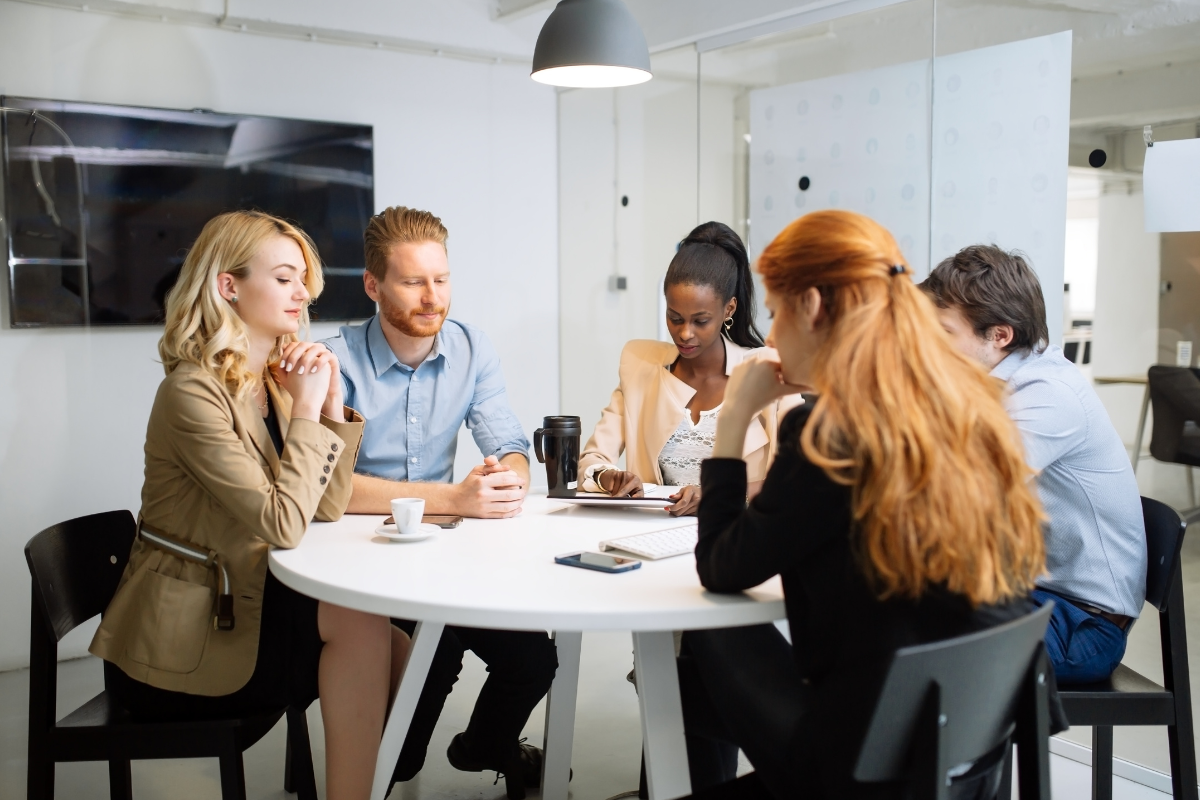 Maximizing meetings: How intelligent worktech supports productive in-person collaboration