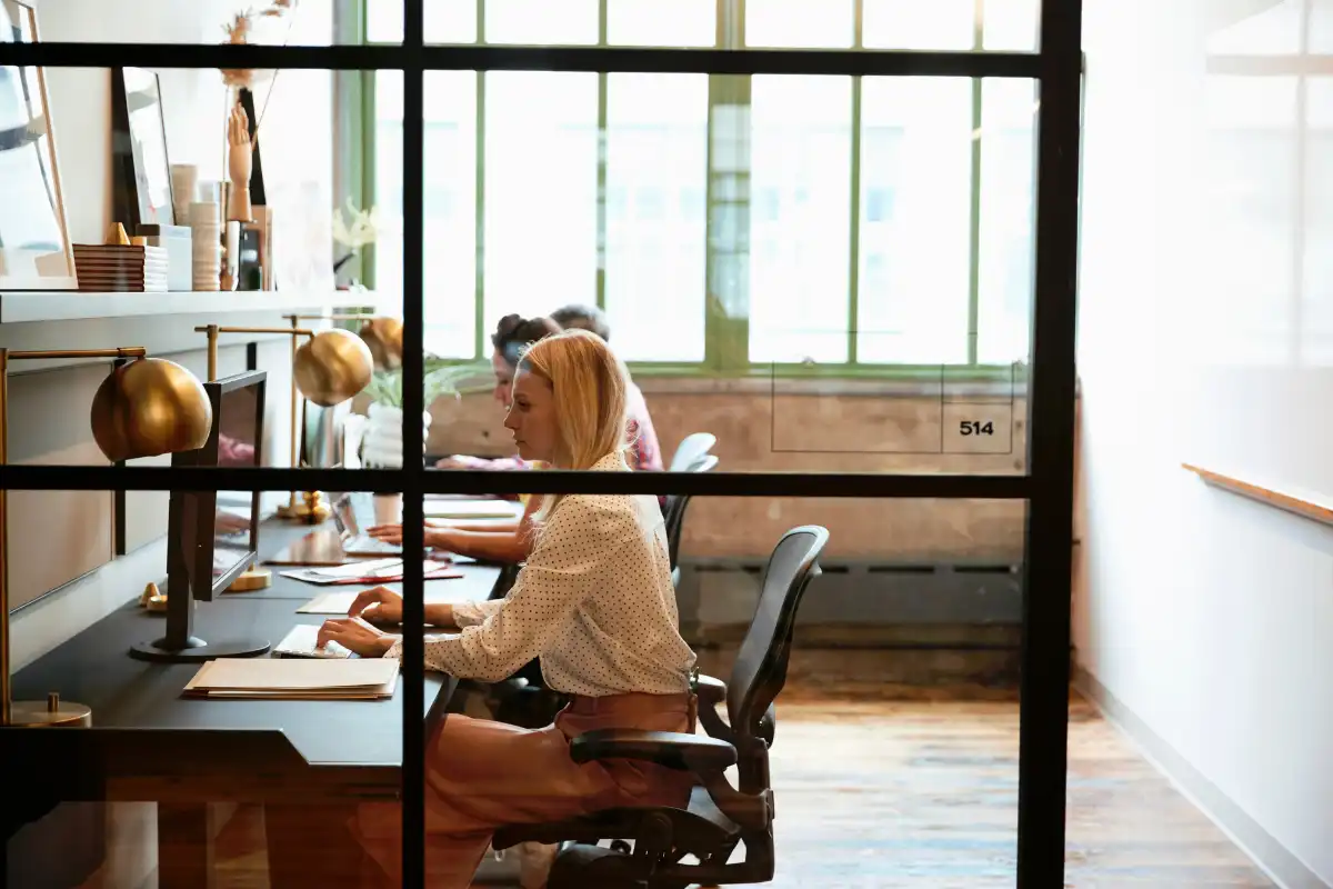 How to incorporate top office design trends in 2026