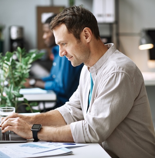 Real-time monitoring for workplace systems: Alerts, dashboards, and incident response